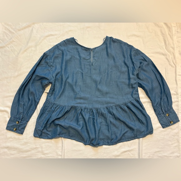 NWT Time and Tru Women's Long Sleeve Crinkle Peplum Top, Size XXL Med Wash - Picture 3 of 4